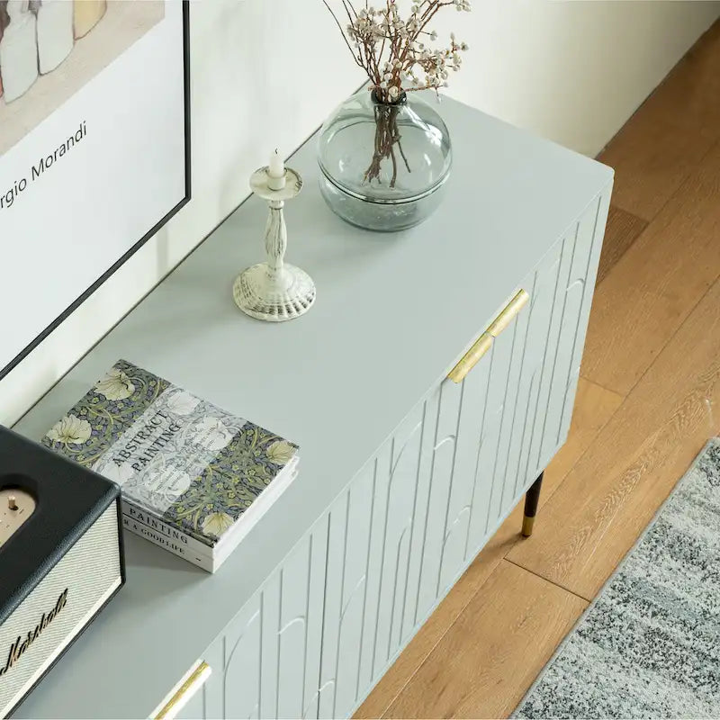 Aparador buffet gris moderno de 4 puertas con puertas geométricas